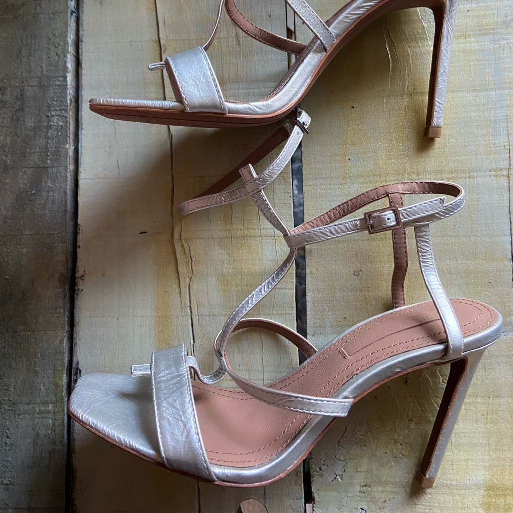Bcbgmaxazria Size 7 Metallic Silver 4” Stilettos $268 Preowned W